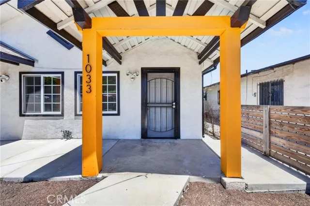 1031 N Fickett photo 4