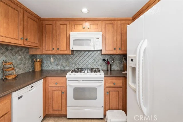106 N Western #302 photo 2