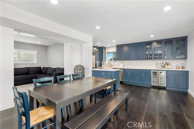 21809 Martinez photo 3