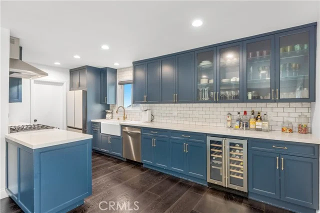 21809 Martinez photo 4