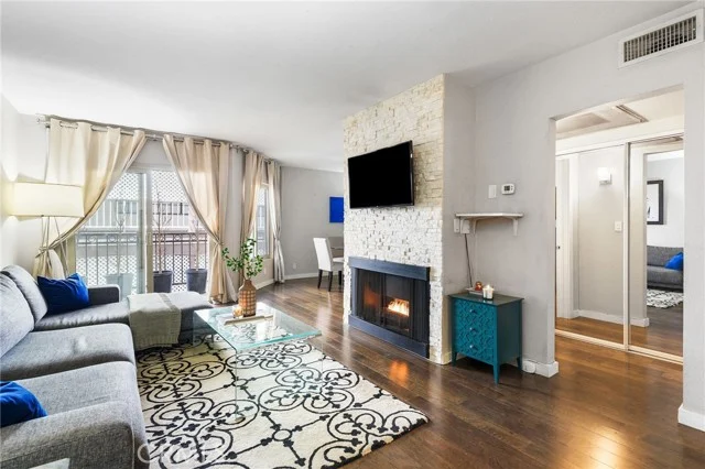 141 S Clark Drive #326 photo 2