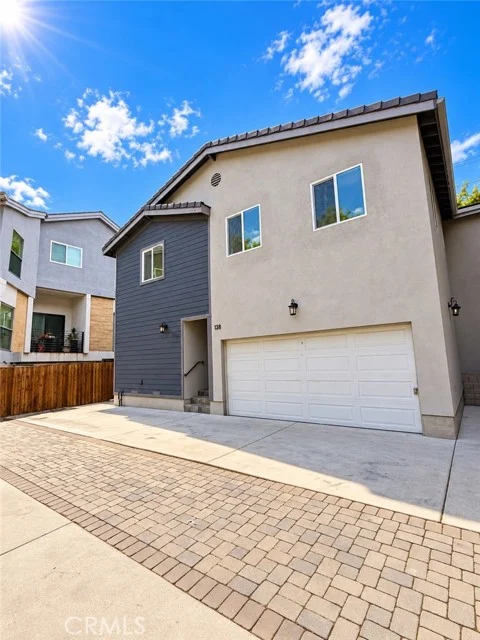 136 N Carondelet photo 4