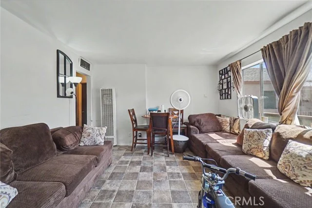 3249 E 4th Street photo 3