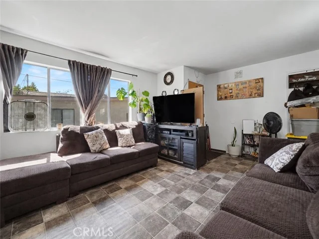 3249 E 4th Street photo 4