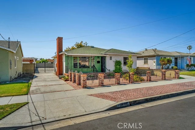1611 Bay View Avenue photo 2