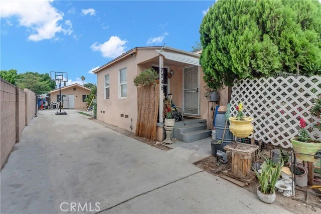 7745 Radford photo 2