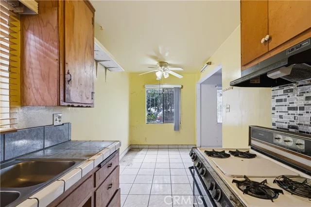 179 E Norton photo 4