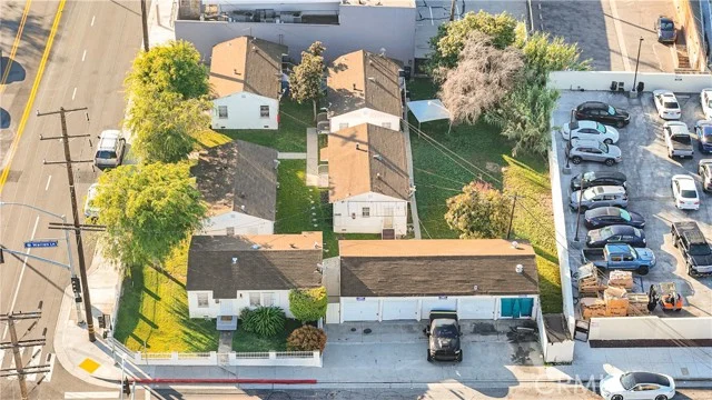 339 Centinela Ave photo 5