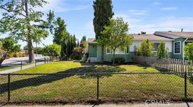 6153 Clybourn Avenue photo 4