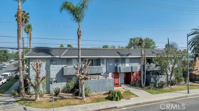 13825 Vanowen St photo 3