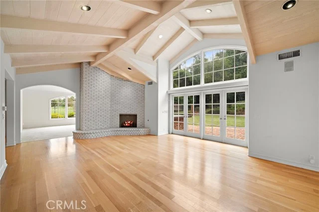 631 W Devon photo 5