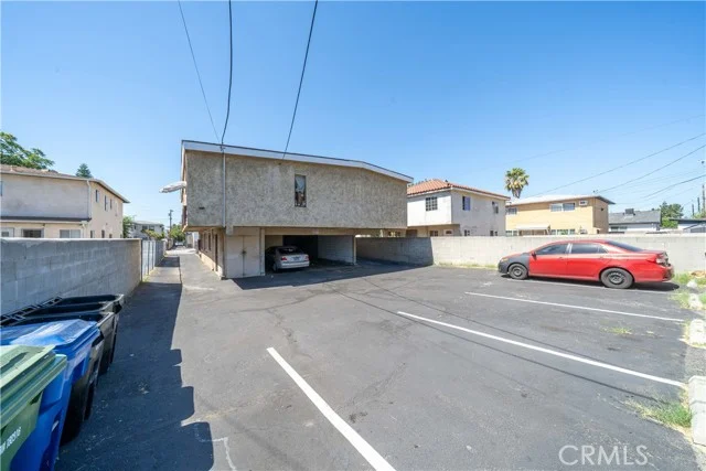 11249 Emelita Street photo 4