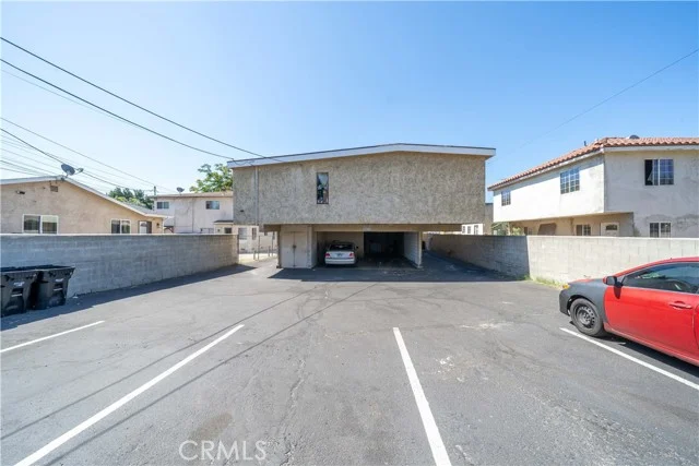 11249 Emelita Street photo 5