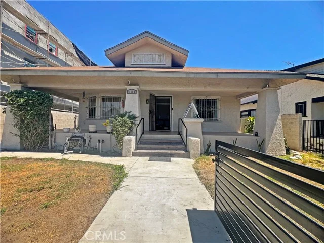 4112 S Budlong Avenue, Los Angeles
