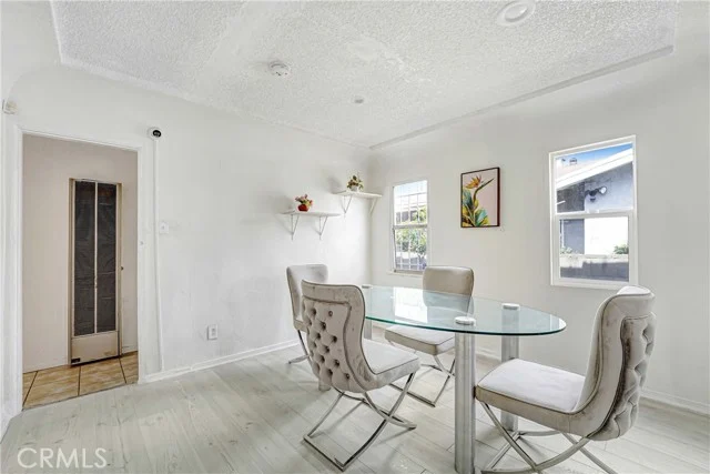 9027 Menlo photo 5