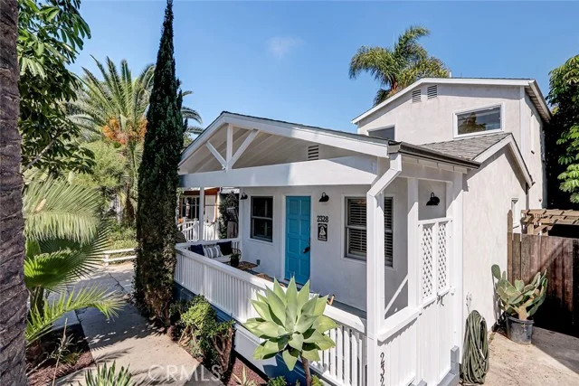 2328 Beach Avenue photo 2