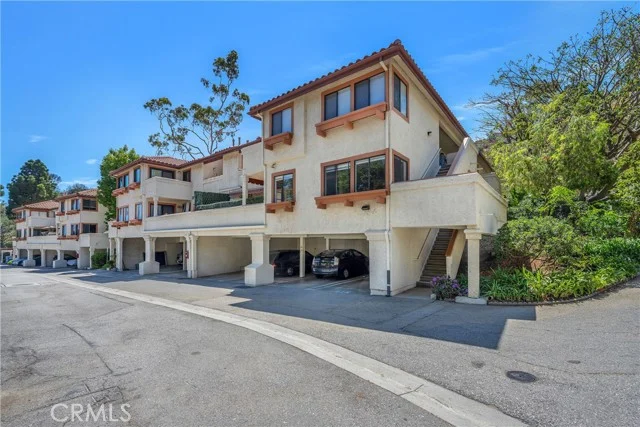 517 Palisades Drive photo 3