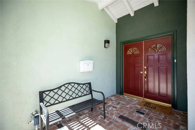 18119 Calvert Street photo 4