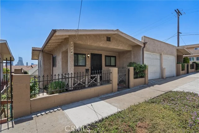 1024 Figueroa Terrace photo 4