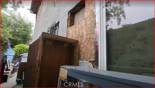 2720 S Sycamore Avenue photo 5