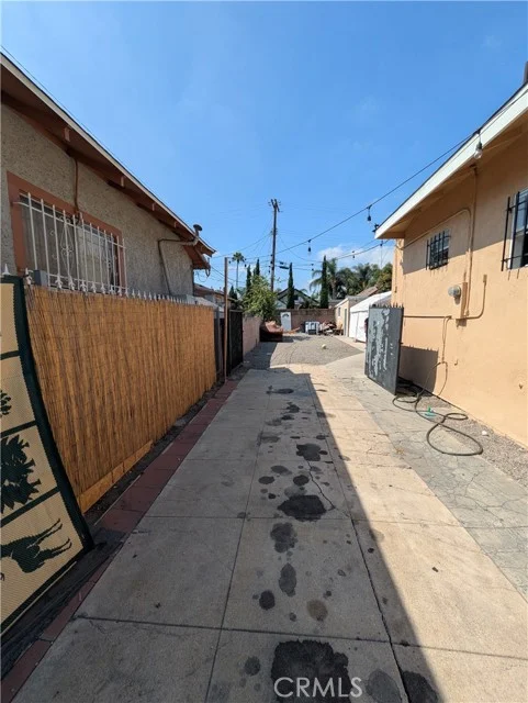 434 W 48th Street photo 3