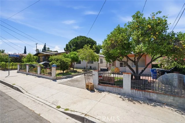 7914 Hillrose photo 2