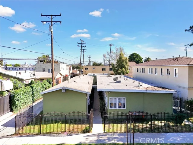 1430 W 19th photo 1