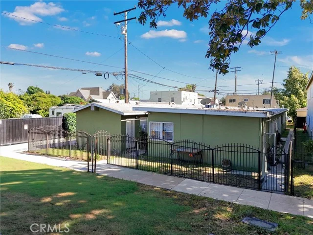 1430 W 19th photo 3