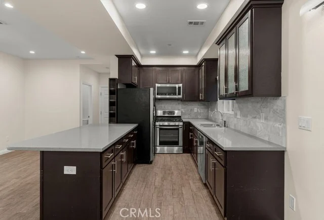 24842 Frampton Avenue photo 4