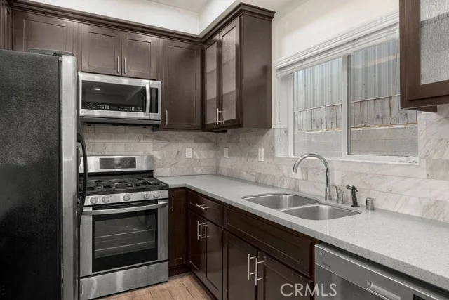 24842 Frampton Avenue photo 5