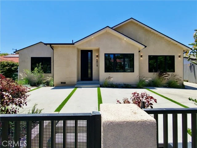 4819 Genesta Avenue photo 2