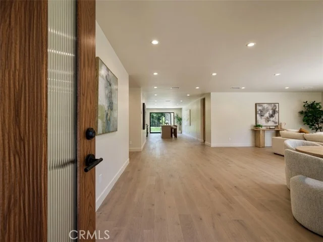 4819 Genesta Avenue photo 4