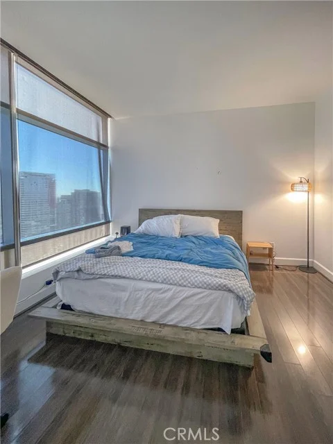 900 W Olympic photo 2