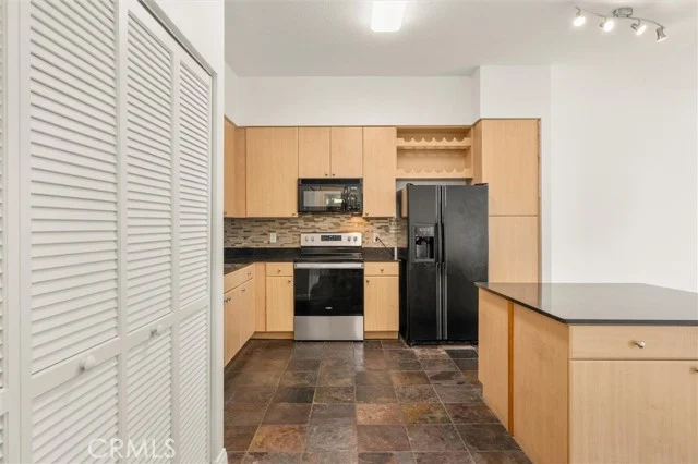 488 E Ocean Boulevard #804 photo 3