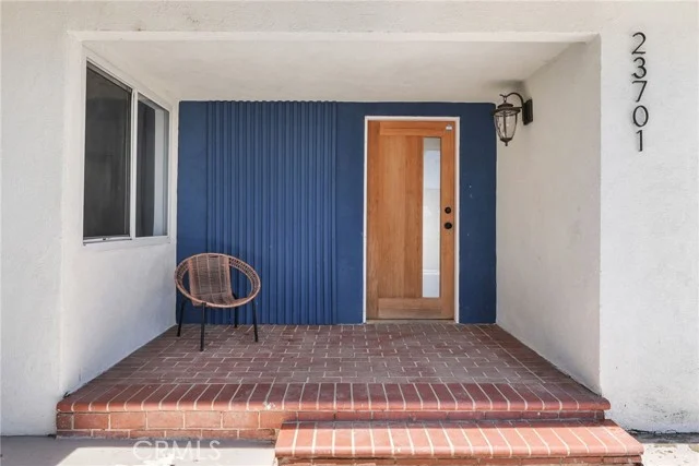 23701 Califa photo 4