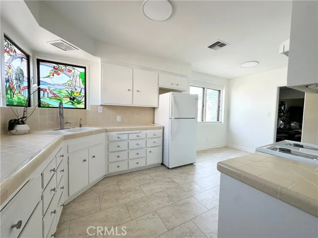 2572 Silver Ridge photo 5