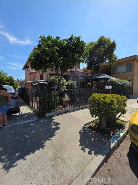 1236 W 24th photo 4