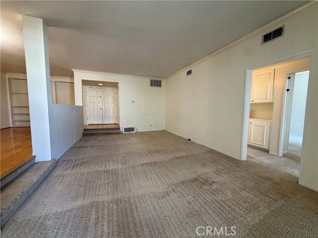 14144 Dickens #310 photo 3