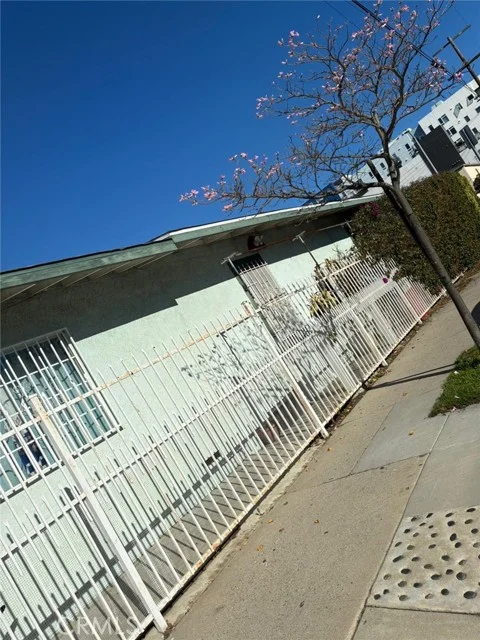 3771 S Catalina photo 3