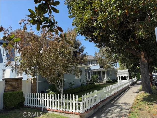 5005 Cahuenga photo 3