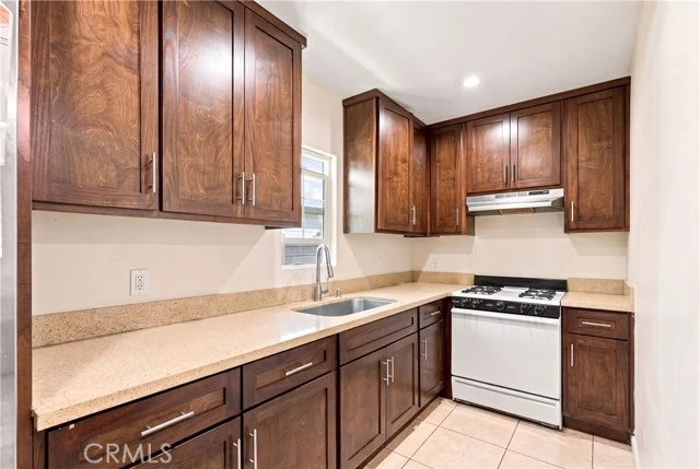 5017 S San Pedro photo 1