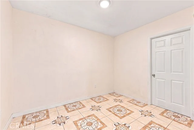5017 S San Pedro photo 2
