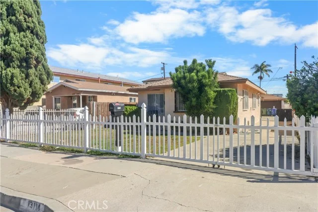 13114 Cordary, Hawthorne