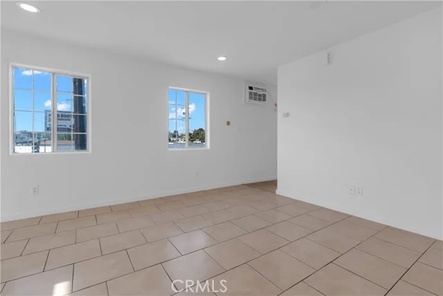 1301 E Pacific Coast photo 5