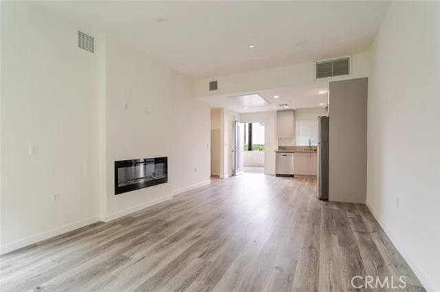 10652 Whipple Street photo 5