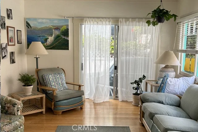 335 Clemente Avenue photo 4