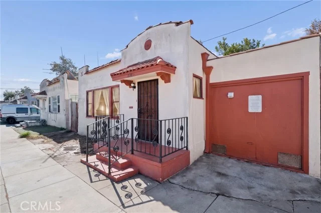 1174 E 9th Street photo 2