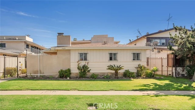 10636 Crenshaw Blvd photo 2
