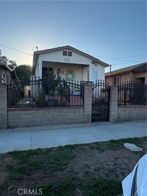 225 S Kern photo 3