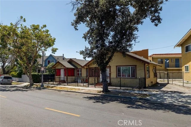 1273 Chestnut photo 2
